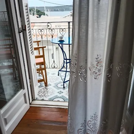 Apartamento George Traditional House