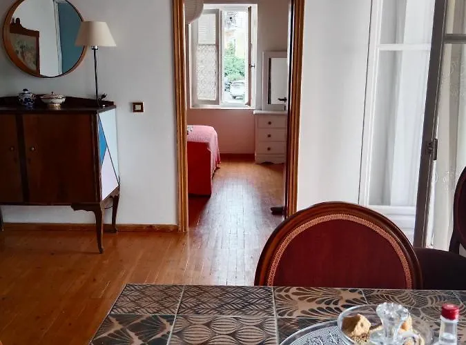 George Traditional House Apartamento Pylos